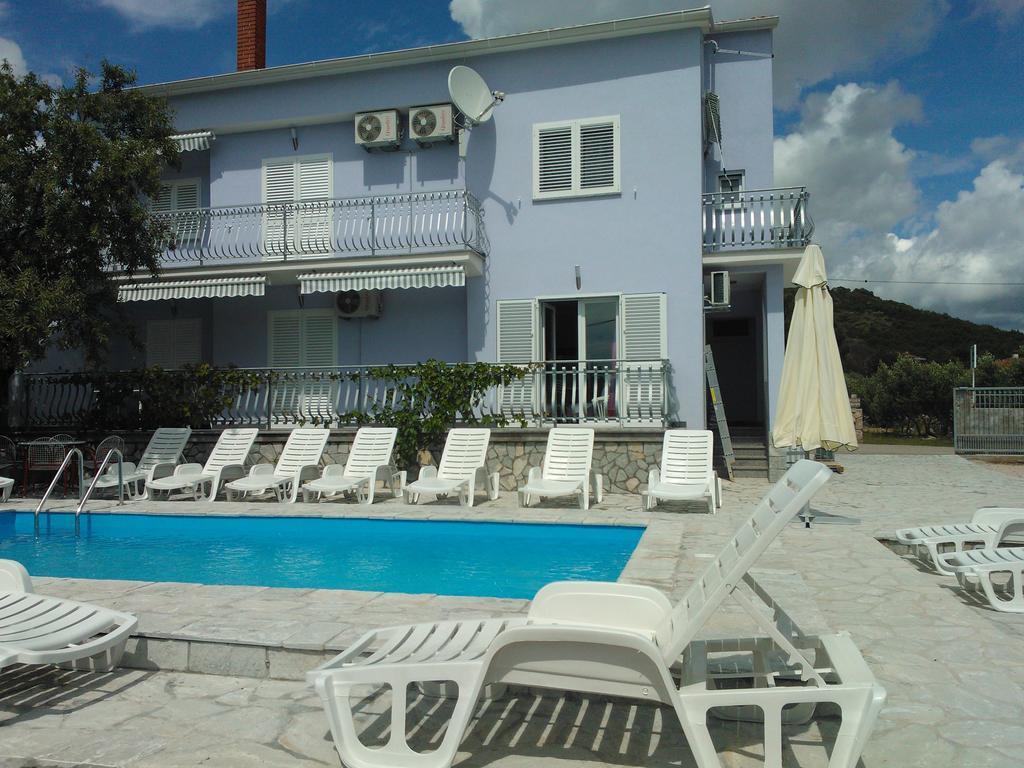 Apartments Jerine Tribunj  Phòng bức ảnh